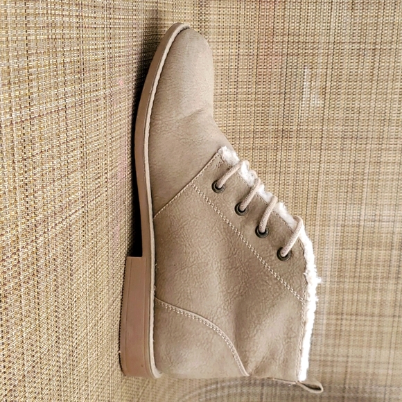 Sonoma Shoes - Picture 2 of 4